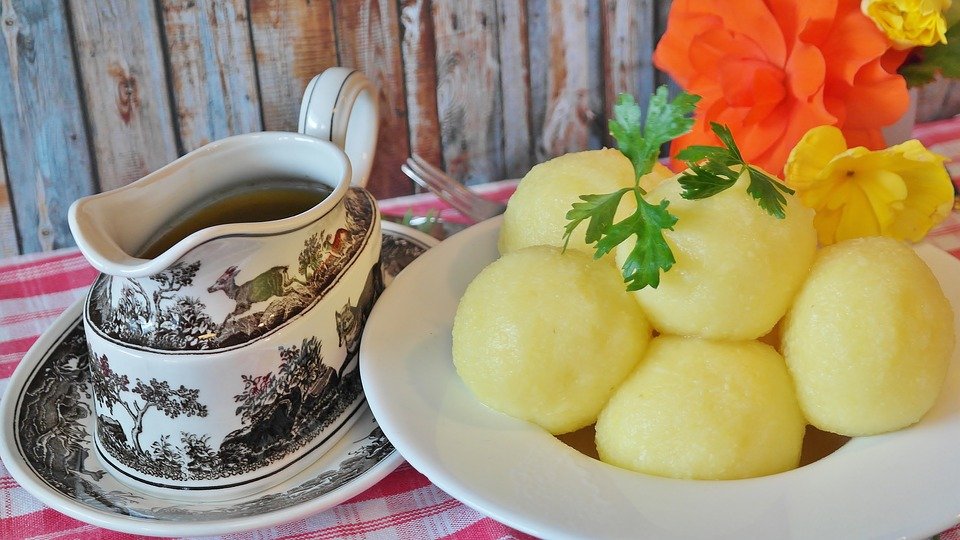 Las patatas hervidas se llevan utilizando en diferentes dietas desde hace siglos
