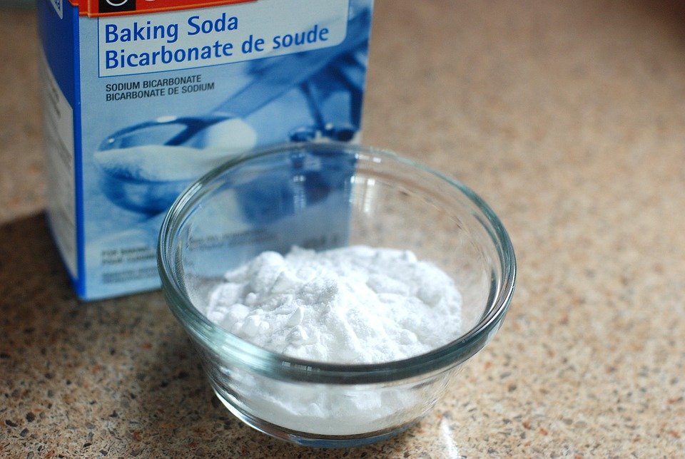 El bicarbonato de soda sirve como desodorizante.