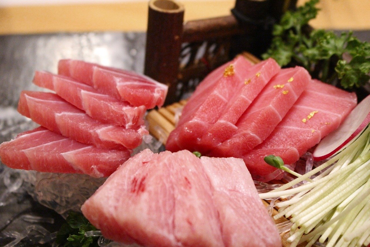 A molts països la tonyina es consumeix fins cru.