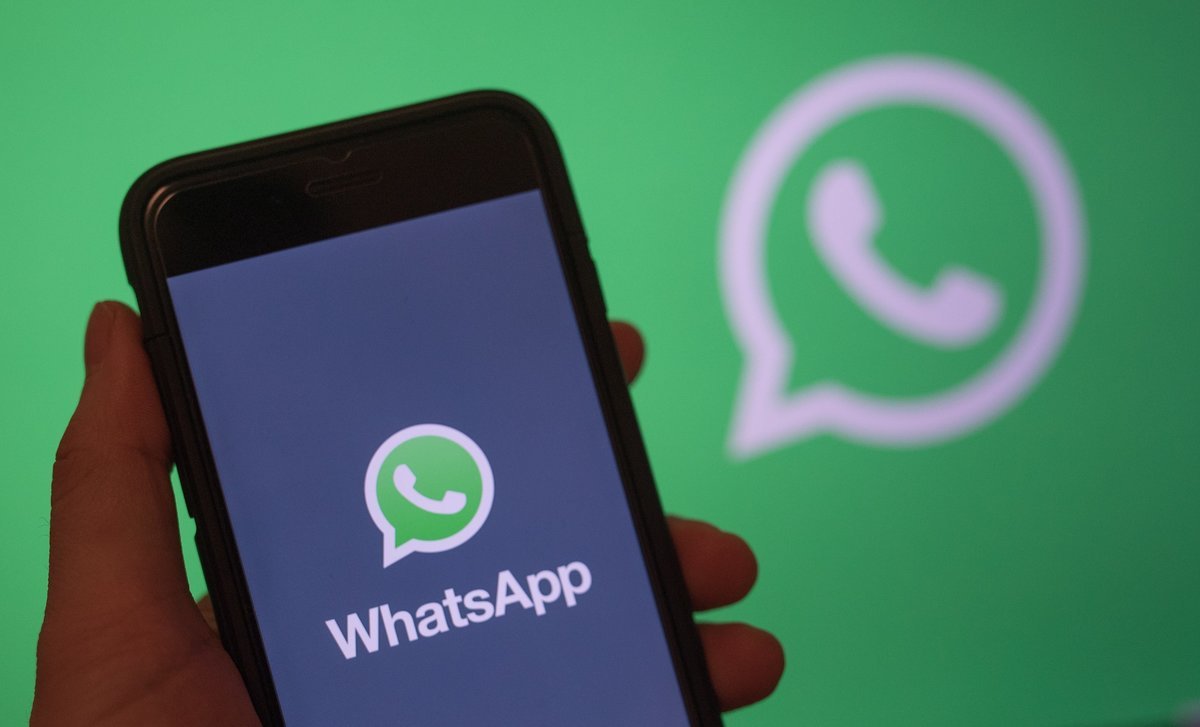 How to send a long video on WhatsApp